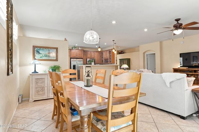 94 E Calle De La Semilla, Green Valley, AZ 85614