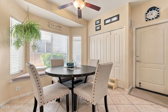 94 E Calle De La Semilla, Green Valley, AZ 85614