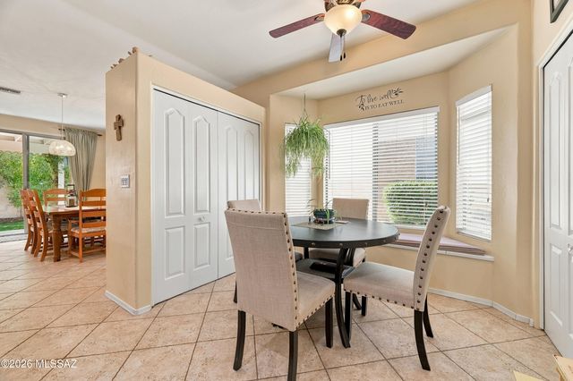 94 E Calle De La Semilla, Green Valley, AZ 85614