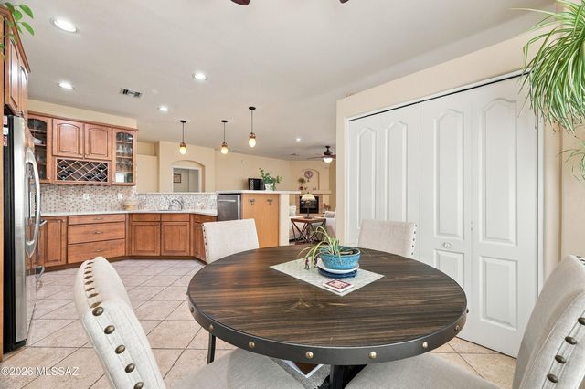 94 E Calle De La Semilla, Green Valley, AZ 85614