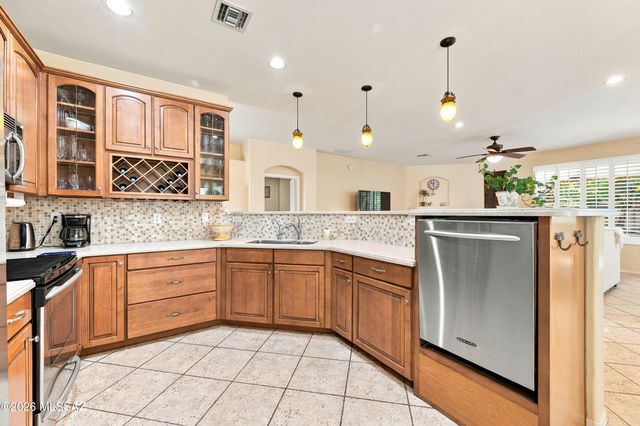 94 E Calle De La Semilla, Green Valley, AZ 85614