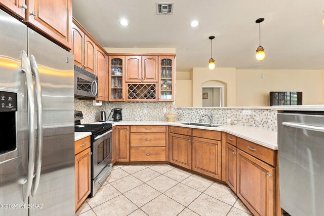 94 E Calle De La Semilla, Green Valley, AZ 85614