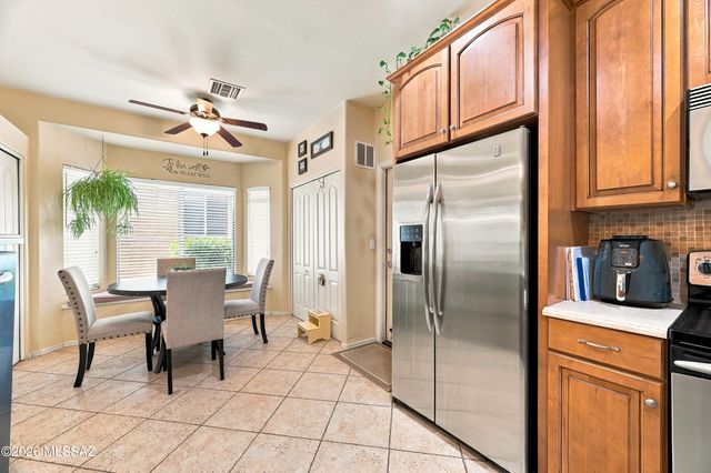 94 E Calle De La Semilla, Green Valley, AZ 85614