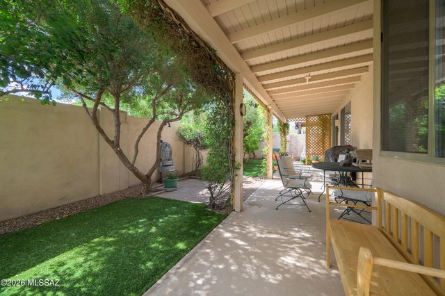 94 E Calle De La Semilla, Green Valley, AZ 85614