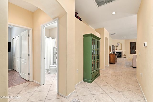 94 E Calle De La Semilla, Green Valley, AZ 85614