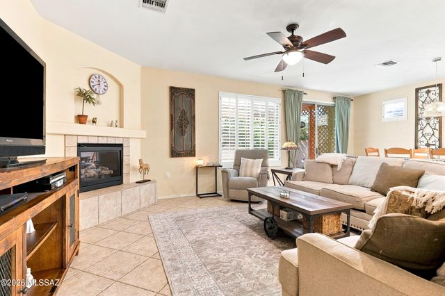 94 E Calle De La Semilla, Green Valley, AZ 85614