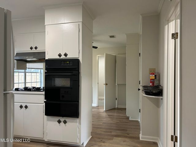 1659 Riverwood Drive, Jackson, MS 39211