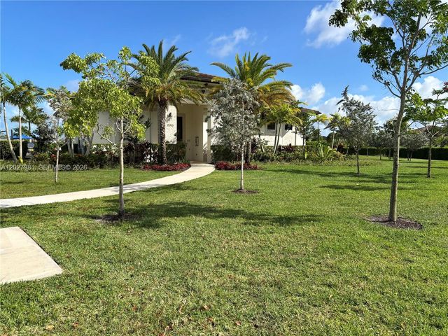10251 SW 231st Ln, Miami, FL 33190
