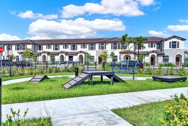 10251 SW 231st Ln, Miami, FL 33190