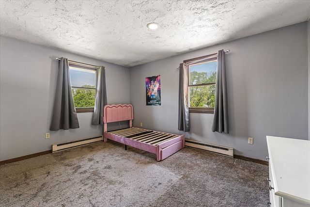 69 Sandersdale Rd, Charlton, MA 01507