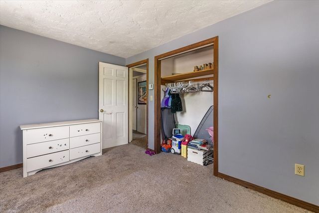 69 Sandersdale Rd, Charlton, MA 01507