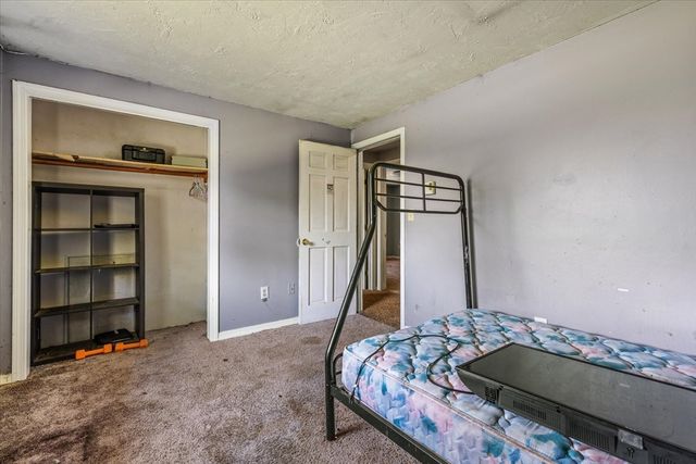 69 Sandersdale Rd, Charlton, MA 01507