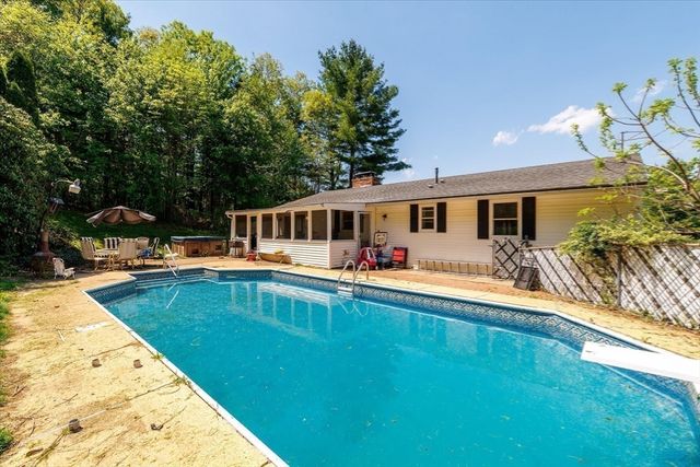 69 Sandersdale Rd, Charlton, MA 01507