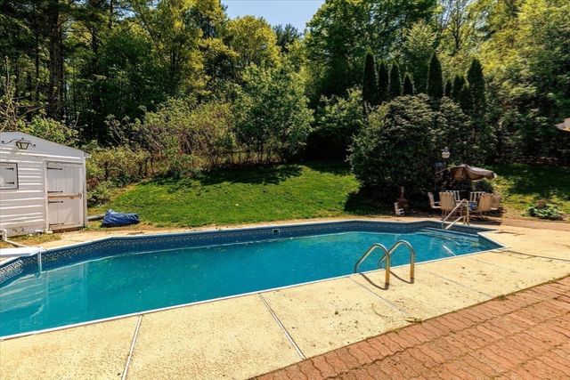 69 Sandersdale Rd, Charlton, MA 01507