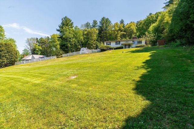 69 Sandersdale Rd, Charlton, MA 01507