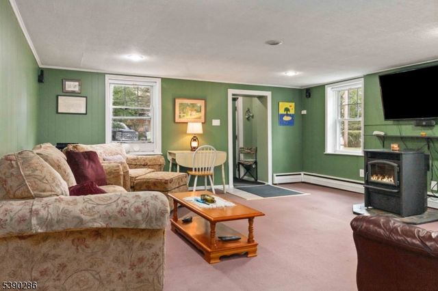 5 Fanwood Ct, West Milford Twp., NJ 07421