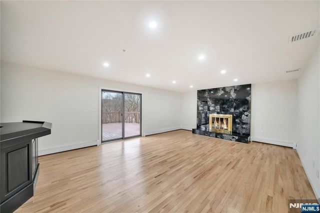 468 Morse Avenue, Ridgefield, NJ 07657