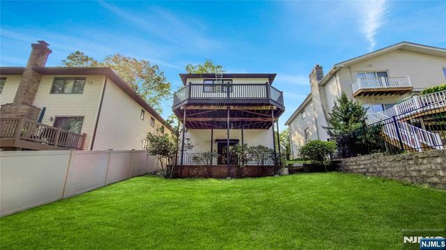 468 Morse Avenue, Ridgefield, NJ 07657
