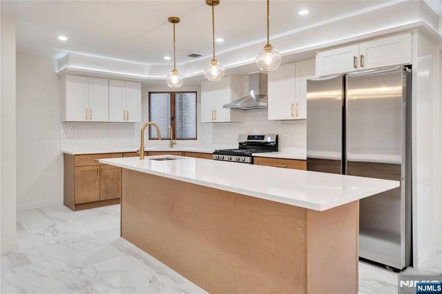 468 Morse Avenue, Ridgefield, NJ 07657
