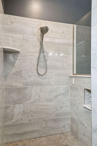 10764 Thone Road, Woodbury, MN 55129