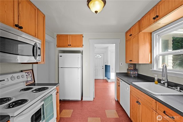 6401 S Clement Avenue, Tacoma, WA 98409