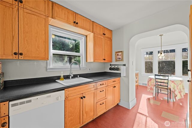 6401 S Clement Avenue, Tacoma, WA 98409