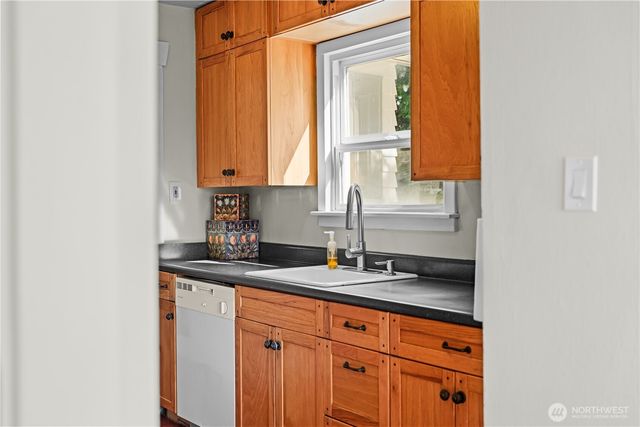6401 S Clement Avenue, Tacoma, WA 98409