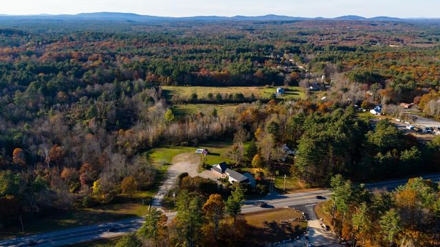 146 Calef Highway, Barrington, NH 03825