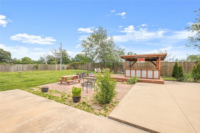 8448 Glory Drive, Bentonville, AR 72713