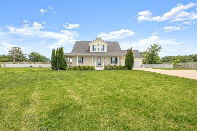 8448 Glory Drive, Bentonville, AR 72713