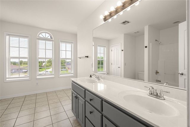 8448 Glory Drive, Bentonville, AR 72713