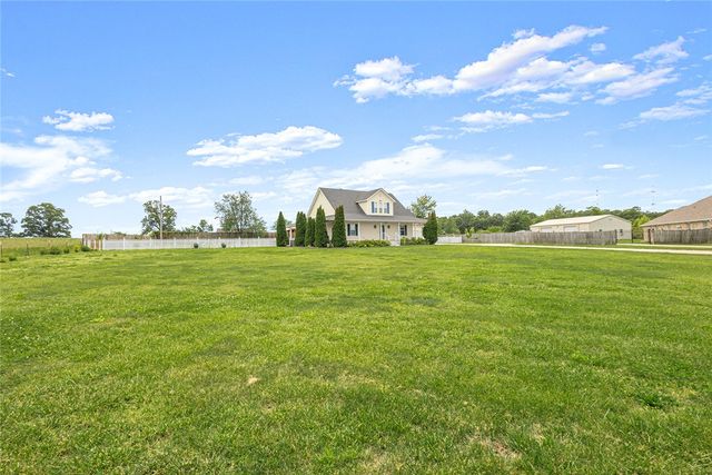 8448 Glory Drive, Bentonville, AR 72713