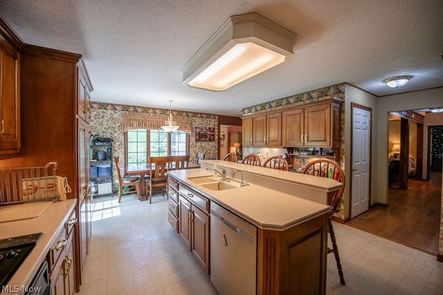 113 Howard Drive, Dover, OH 44622