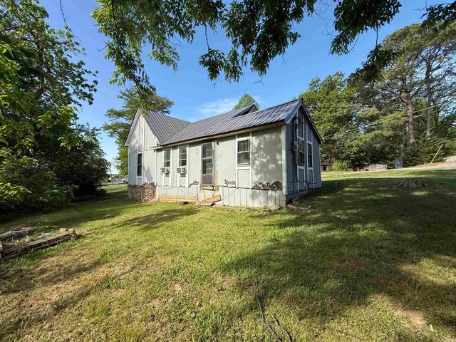 585 N Royal Avenue, Piggott, AR 72454