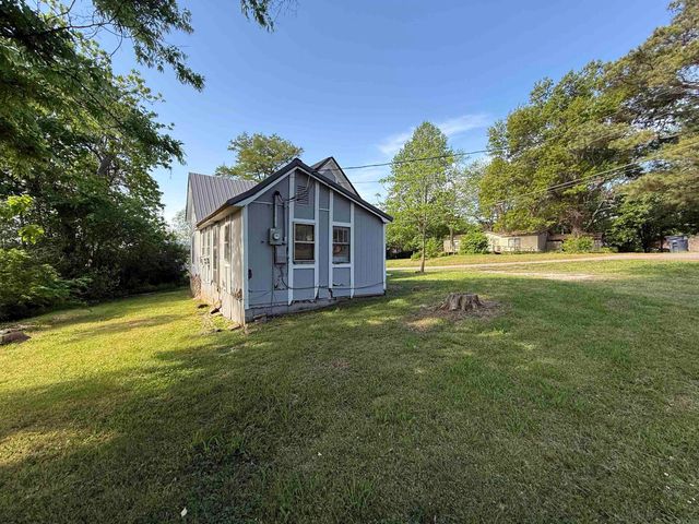 585 N Royal Avenue, Piggott, AR 72454