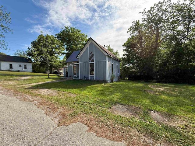 585 N Royal Avenue, Piggott, AR 72454