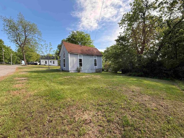 585 N Royal Avenue, Piggott, AR 72454
