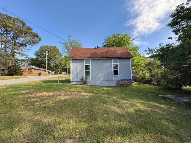 585 N Royal Avenue, Piggott, AR 72454