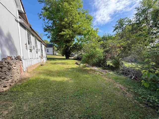 585 N Royal Avenue, Piggott, AR 72454