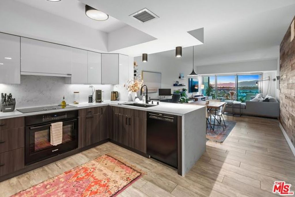 13700 MARINA POINTE Drive 1010, Marina Del Rey, CA 90292