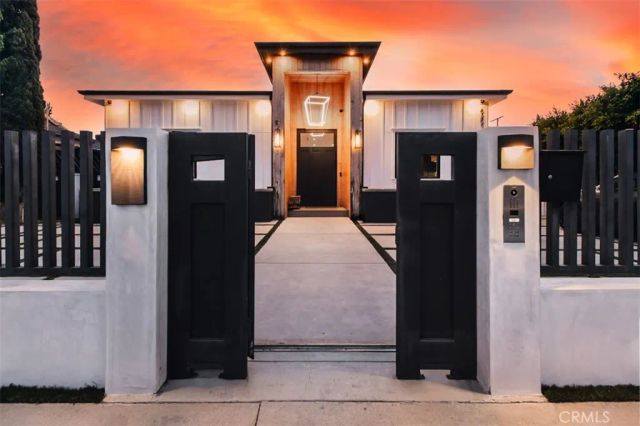6207 Babcock, North Hollywood, CA 91606