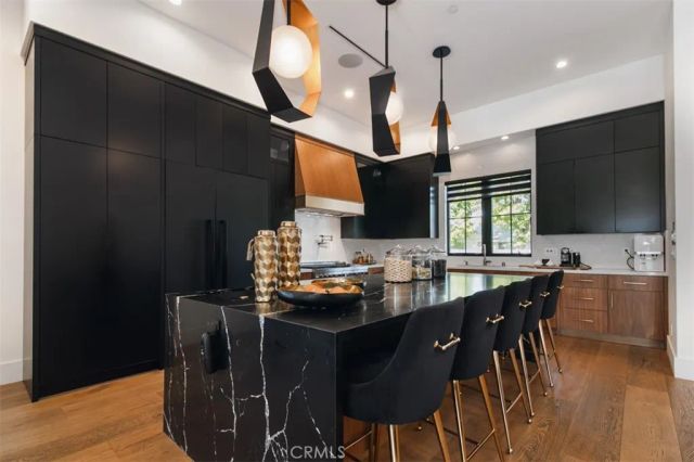 6207 Babcock, North Hollywood, CA 91606