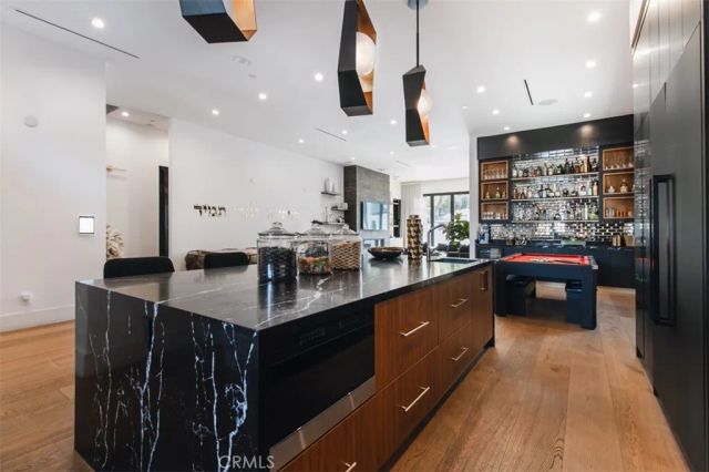 6207 Babcock, North Hollywood, CA 91606