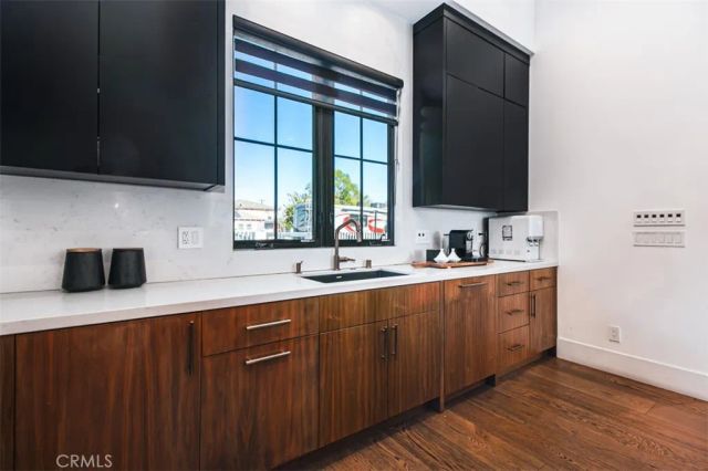 6207 Babcock, North Hollywood, CA 91606
