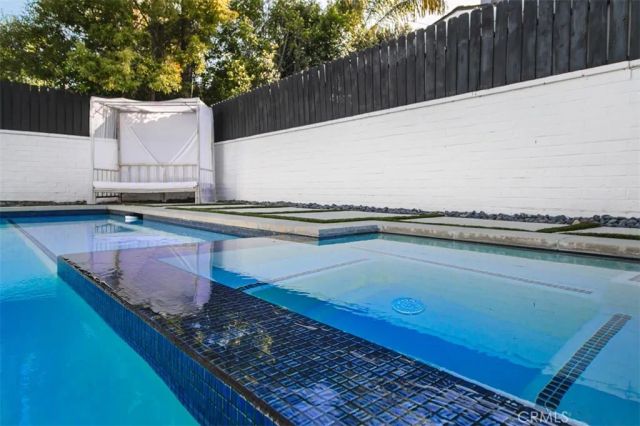 6207 Babcock, North Hollywood, CA 91606
