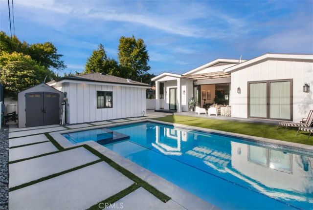 6207 Babcock, North Hollywood, CA 91606
