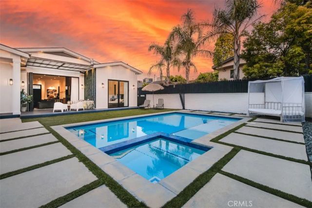 6207 Babcock, North Hollywood, CA 91606