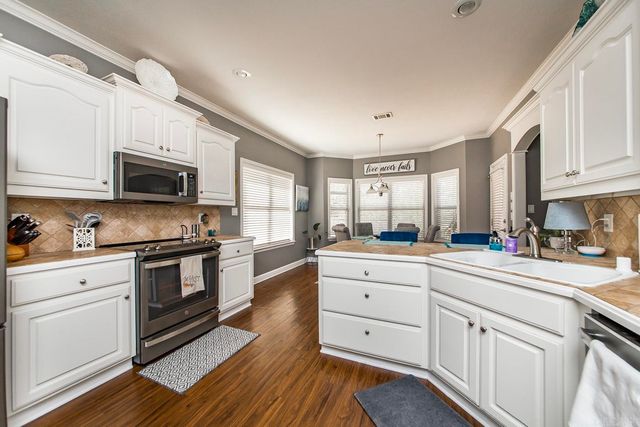 14 Harmony Court, Maumelle, AR 72113