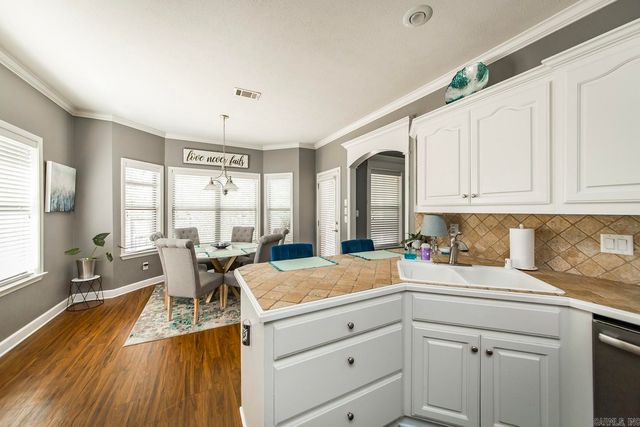 14 Harmony Court, Maumelle, AR 72113