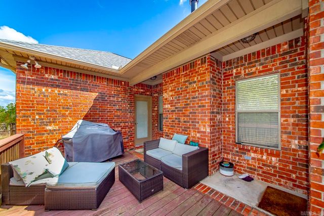 14 Harmony Court, Maumelle, AR 72113